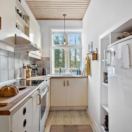 Dom wakacyjny Four-bedroom In