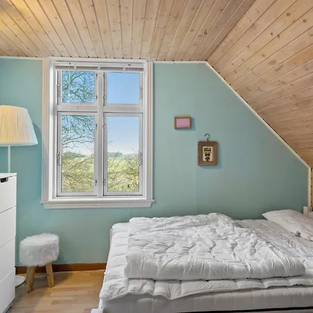 Dom wakacyjny Four-bedroom In Nordenbro Vesteregn