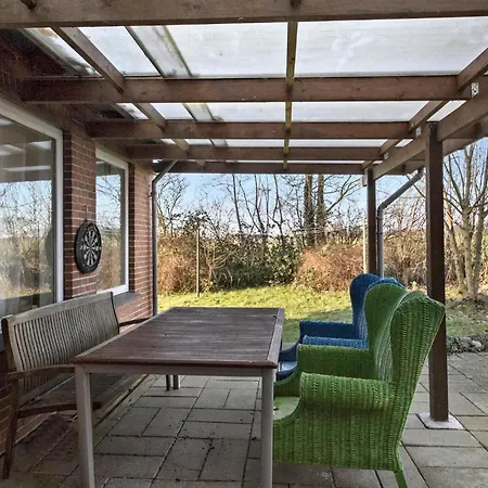 Dom wakacyjny Four-bedroom In