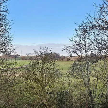 Four-bedroom In Dom wakacyjny