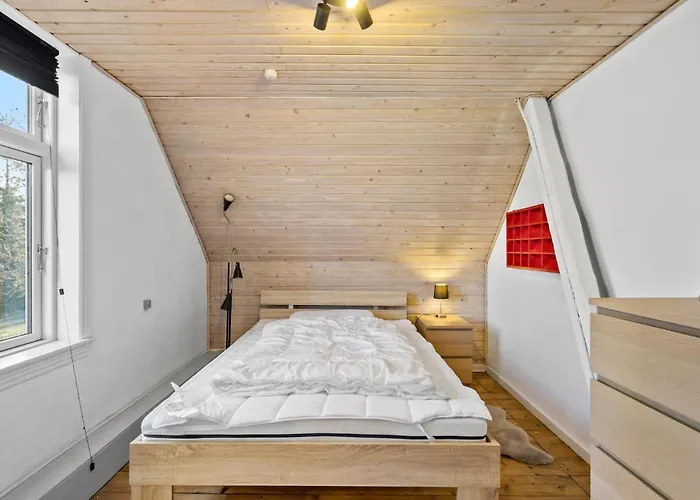 Four-bedroom In Feriehus Nordenbro Vesteregn