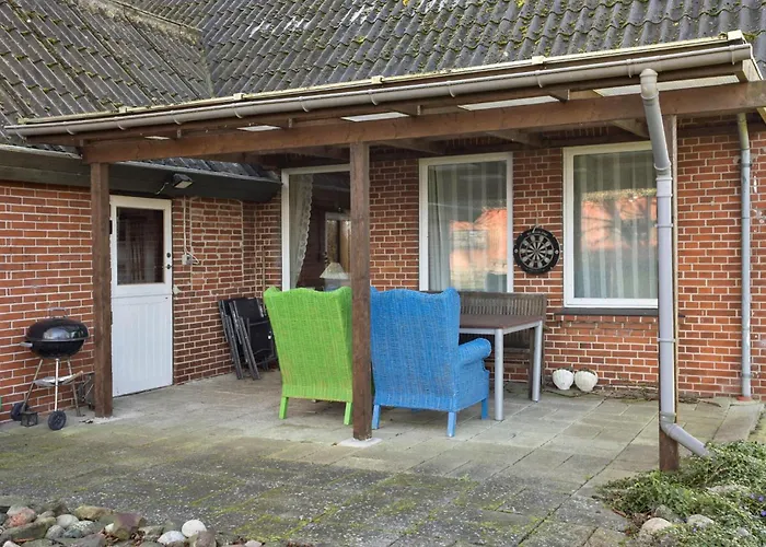Four-bedroom In Feriehus Nordenbro Vesteregn